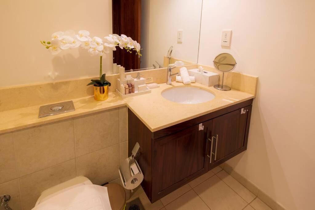 דובאי First Class 2Br With Full Burj Khalifa And Fountain View מראה חיצוני תמונה