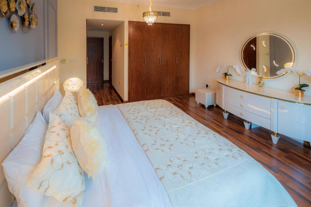 דובאי First Class 2Br With Full Burj Khalifa And Fountain View מראה חיצוני תמונה