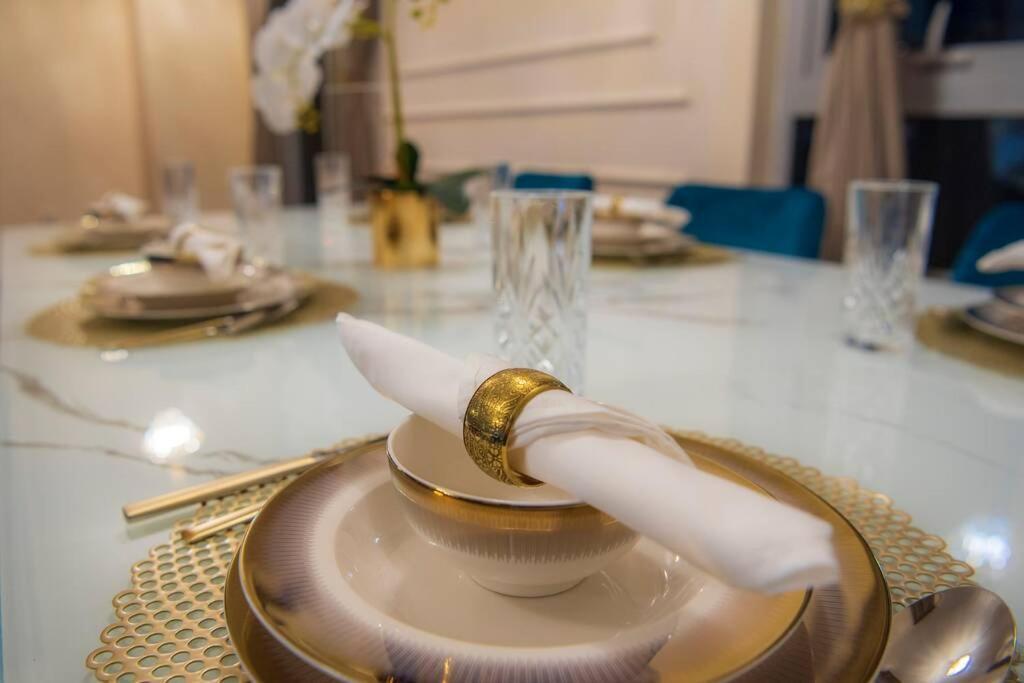 דובאי First Class 2Br With Full Burj Khalifa And Fountain View מראה חיצוני תמונה